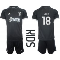 Juventus Moise Kean #18 Tretí Detský futbalový dres 2023-24 Krátky Rukáv (+ trenírky)